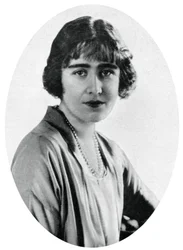 Lady Elizabeth Bowes-Lyon en 1923, 1937