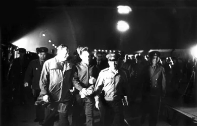 Últimos pasos del cosmonauta ruso Vladimir Komarov, Cosmódromo de Baikonur, URSS, 23 de abril de 1967