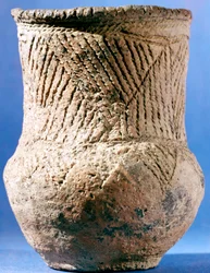 Vaso cerámico del Neolítico tardío y principios de la Edad del Bronce, europeo, c. 4000 a.C.