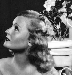 Lilian Harvey, actriz y cantante británica nacida en Alemania, 1934-1935
