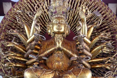Pagoda budista Linh Ung. Avalokitesvara de mil brazos, el Bodhisattva de la Compasión. Estatua. Danang, Vietnam