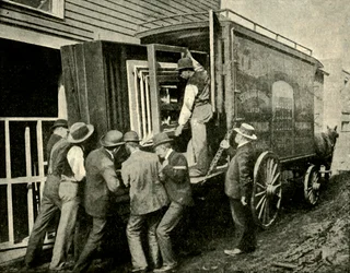 Cargando la Cámara en una Furgoneta para su Retiro, 1901