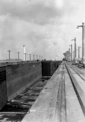 Esclusa en el Canal de Panamá, 1931