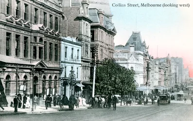Mirando al oeste a lo largo de Collins Street, Melbourne, Australia, 1912