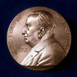Louis Jean Lumiere 1864-1948, pionero de la cinematografía, c1935