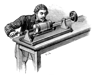 Grabación en el primer modelo del fonógrafo de Thomas Edison, c. 1878