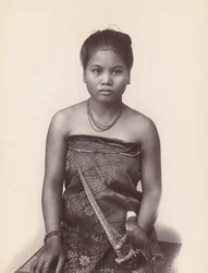 Mujer malaya en Java, 1860s-70s