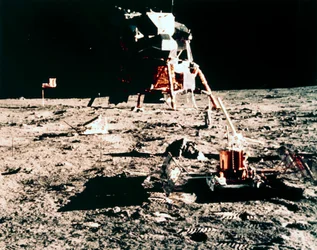 Vuelo espacial tripulado, EE.UU., Apolo 11 experimentos lunares del Apolo 11