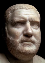 Busto de mármol del Emperador Romano Balbino
