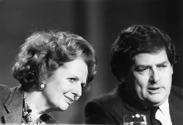 Margaret Thatcher y Nigel Lawson, políticos británicos