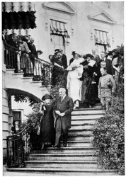 Marie Curie, física franco-polaca con el presidente estadounidense Harding, 1921