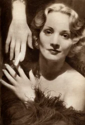 Marlene Dietrich, actriz germano-estadounidense, 1933