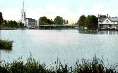 Puente y iglesia de Marlow, Buckinghamshire, siglo XX