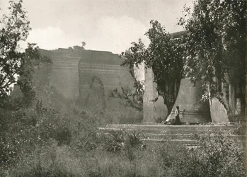 Pagoda Meingoon y Gran Campana, 1900