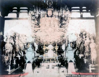 Buda del Medio, Templo Sanjusangendo, Kioto, Japón
