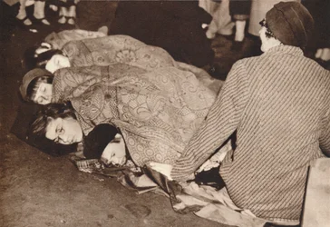 Medianoche en el centro comercial, 1937