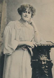 Señorita Marie Studholme