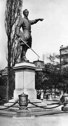 Monumento a Carlos XII, jardines detrás de la Ópera Real, Estocolmo, Suecia, c. 1923