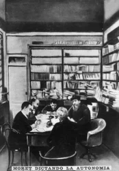 Moret dictando la autonomía, c1910