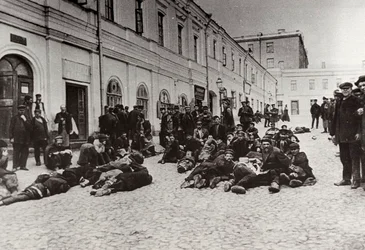Habitantes del refugio para personas sin hogar de Moscú, Rusia, c. 1904