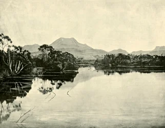 Monte Gould, Cordillera Du Cane, Río Narciso, Lago St. Clair, 1901