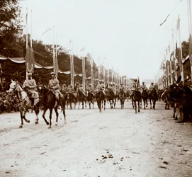 Oficiales montados, desfile de la victoria, París, Francia
