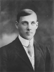 Sr. Calveley Bewicke, 1911