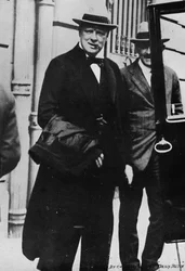 El Sr. Churchill fue a la Conferencia de Paz en París, 1919, 1945