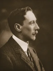 Sr. Hugh Peel, 1911