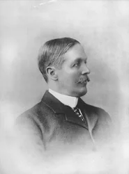 Sr. J. J. Bell Irving, 1911