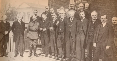 Sr. Lloyd George, Primer Ministro, y algunos de sus colegas en 1917, c1917, 1935