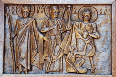 Santuario de los mártires católicos de Namugongo, Kampala. Relieve de la puerta de la iglesia, Kampala, Uganda