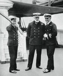 Cadete naval Príncipe Alberto con el Almirante Sir Lewis Beaumont, 1912