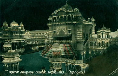 Escena nocturna en la Imperial International Exhibition, White City, Londres, 1909