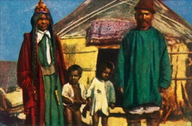 Nómadas fuera de su yurta, oeste de Mongolia, c. 1928