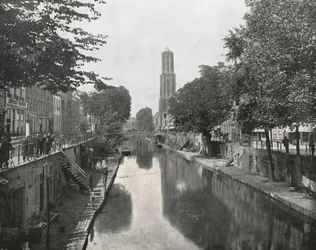 Antiguo canal y torre Dom, Utrecht, Países Bajos