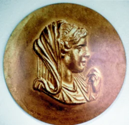 Olimpia, reina de Macedonia, siglo III d.C.