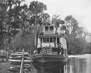 En el río Ocklawaha, Florida, EE.UU., c1900