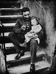 Uno del Nuevo Ejército haciéndose útil en su alojamiento, 1915