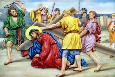 Iglesia de Nuestra Señora de Fátima. Vía Crucis. Estación 3. Jesús cae por primera vez. Ciudad Ho Chi Minh. Vietnam