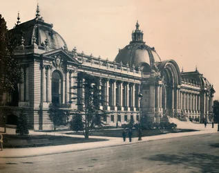 París. - El Petit Palais. - LL, c1910