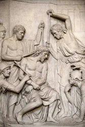 París, Francia Escultura en la iglesia de Saint Roch: Jesús torturado, París, Francia