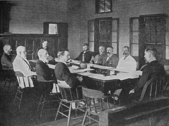 Parlamentos de los dominios británicos en el extranjero: el Consejo Legislativo de Fiji en sesión, 1909