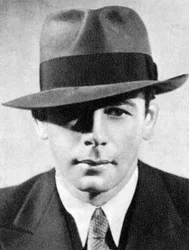 Paul Muni, actor de cine estadounidense, 1934-1935