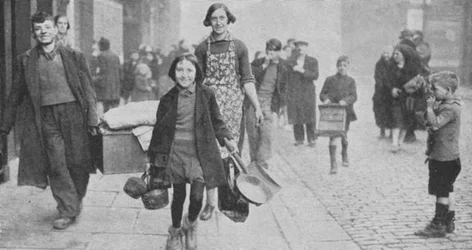 Personas sin hogar por los bombardeos alemanes, Liverpool, Segunda Guerra Mundial, 1941