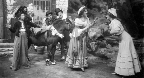 Representación de The Gay Gordons, c1907