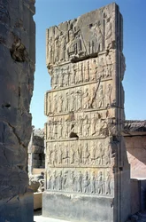 Relieve de pilar del Salón de las Cien Columnas, Período Aqueménida, siglo V a.C.