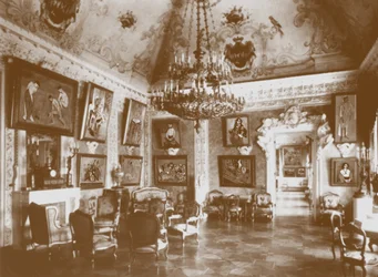 Comedor rosa conocido como la Sala Matisse en la casa de Shchukin