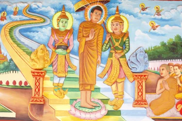 Monasterio Preah Prom Rath: Vida de Buda: Buda visitando el cielo y reuniéndose con los dioses Indra y Brahma