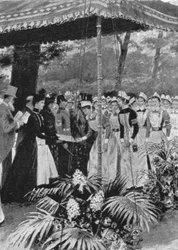 La Princesa Alexandra Entregando Certificados a Enfermeras en Marlborough House, 21 de julio de 1899, 1901